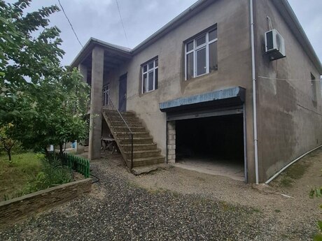 Sarayda 4 otaqlı həyət evi satılır, 132 m², 130 000 AZN, şəkil 2 / 12