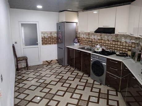 3 otaq · 81 m²