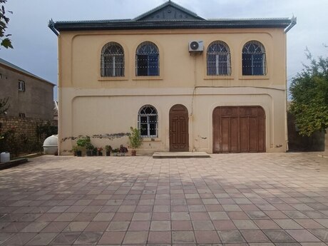 5 otaq · 250 m² · 1/1 mərtəbə, Zabrat