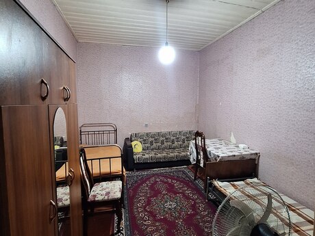 1 otaq · 30 m² · 1/1 mərtəbə, Şamil Əzizbəyov küçəsi