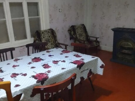 Hövsanda 8 otaqlı həyət evi satılır, 200 m², 75 000 AZN, şəkil 2 / 3