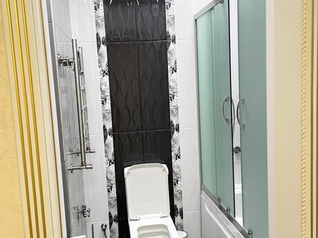 Ağ şəhərdə 3 otaqlı yeni tikili mənzil kirayə verilir, 126 m², 2 000 AZN/ay, şəkil 2 / 11
