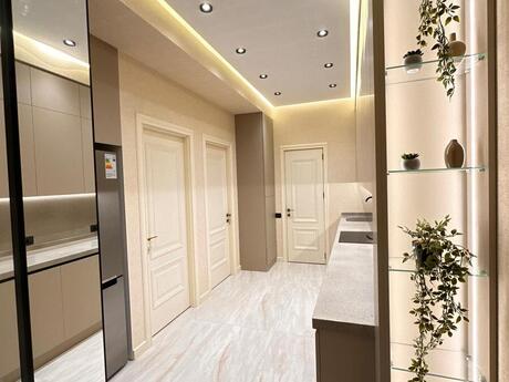Renessans Palace kompleksində 2 otaqlı yeni tikili mənzil satılır, 65 m², 329 999 AZN, şəkil 3 / 12