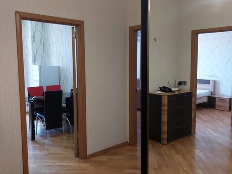 28 Mayda 2 otaqlı yeni tikili mənzil kirayə verilir, 80 m², 800 AZN/ay, şəkil 3 / 8