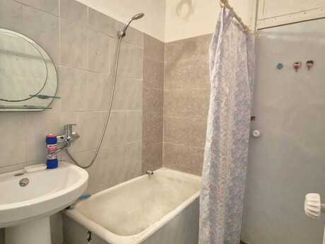 Сдаётся 2-комнатная квартира в старом фонде, Memar Əcəmi, 55 м², 600 AZN/мес, фото 2 / 9