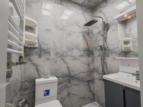 Qurtuluş 93 kompleksində 2 otaqlı yeni tikili mənzil kirayə verilir, 55 m², 450 AZN/ay, şəkil 5 / 12