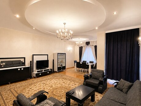 Sahildə 4 otaqlı yeni tikili mənzil satılır, 210 m², 970 000 AZN, şəkil 4 / 12