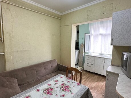 1-room old-build apartment for sale in Yeni Günəşli, 40 m², 113 000 AZN, photo 3 / 10