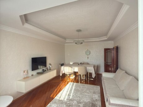 3 otaq · 83 m²