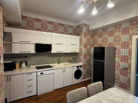 Ağ şəhərdə 4 otaqlı yeni tikili mənzil kirayə verilir, 150 m², 2 000 AZN/ay, şəkil 4 / 10