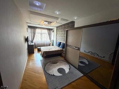 Şah İsmayıl Xətaidə 3 otaqlı köhnə tikili mənzil satılır, 132 m², 388 000 AZN, şəkil 3 / 12