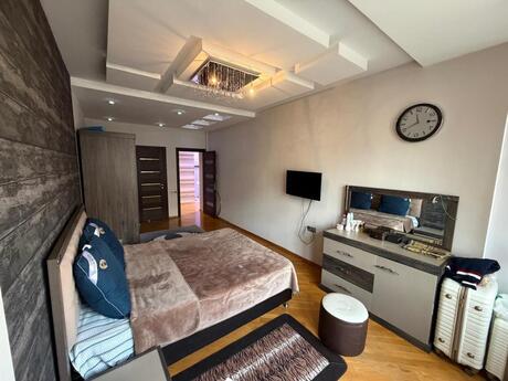 Şah İsmayıl Xətaidə 3 otaqlı köhnə tikili mənzil satılır, 132 m², 388 000 AZN, şəkil 5 / 12