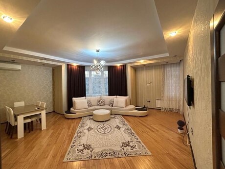3 otaq · 130 m² · 4/17 mərtəbə, Neftçilər