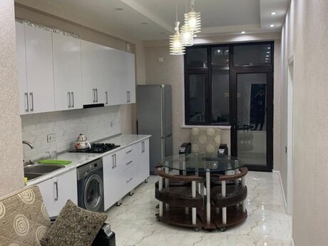 4 otaq · 80 m² · 11/17 mərtəbə, Nəsimi