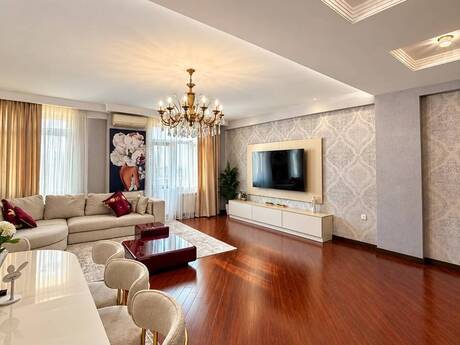 Crown City Residence kompleksində 3 otaqlı yeni tikili mənzil satılır, 145 m², 465 000 AZN, şəkil 3 / 12