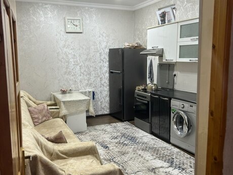 Balaxanıda 4 otaqlı həyət evi satılır, 200 m², 85 000 AZN, şəkil 2 / 8