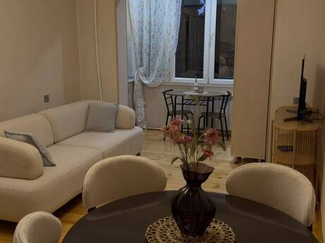 2 otaq · 50 m² · 5/9 mərtəbə, Azadlıq Prospekti