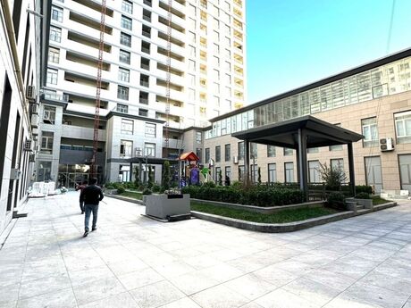 Pilot Həyat Residence kompleksində 3 otaqlı yeni tikili mənzil satılır, 145 m², 440 000 AZN, şəkil 2 / 8