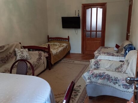 Gənclikdə 2 otaqlı köhnə tikili mənzil kirayə verilir, 50 m², 670 AZN/ay, şəkil 2 / 9