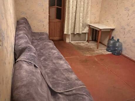 Продаётся 3-комнатная квартира в старом фонде, Lökbatan, 54 м², 109 500 AZN, фото 3 / 5
