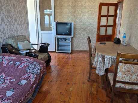 Продаётся 3-комнатная квартира в старом фонде, Köhnə Günəşli, 70 м², 129 000 AZN, фото 2 / 12