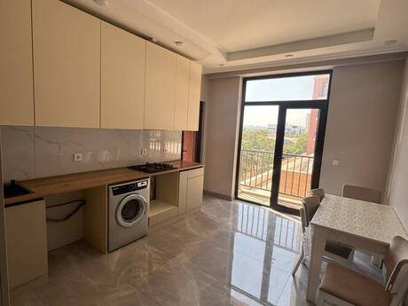 1-room new-build apartment for rent in West Town residence, 85 m², 900 AZN/mo, photo 3 / 6