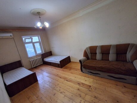 Qaraçuxurda 2 otaqlı köhnə tikili mənzil kirayə verilir, 55 m², 350 AZN/ay, şəkil 4 / 12