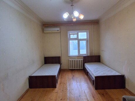 Qaraçuxurda 2 otaqlı köhnə tikili mənzil kirayə verilir, 55 m², 350 AZN/ay, şəkil 3 / 12