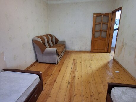 Qaraçuxurda 2 otaqlı köhnə tikili mənzil kirayə verilir, 55 m², 350 AZN/ay, şəkil 2 / 12