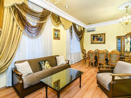 Sahildə 4 otaqlı köhnə tikili mənzil kirayə verilir, 160 m², 1 500 AZN/ay, şəkil 4 / 12