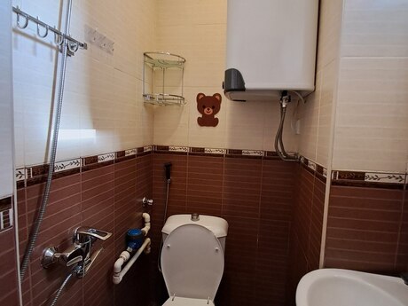 28 Mayda 1 otaqlı köhnə tikili mənzil kirayə verilir, 20 m², 500 AZN/ay, şəkil 3 / 6