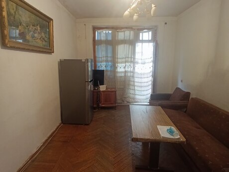 Сдаётся 2-комнатная квартира в старом фонде, Gənclik, 65 м², 520 AZN/мес, фото 2 / 10