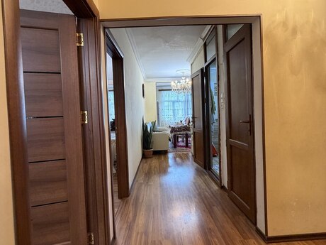 Bakıxanovda 3 otaqlı köhnə tikili mənzil satılır, 95 m², 188 000 AZN, şəkil 5 / 12