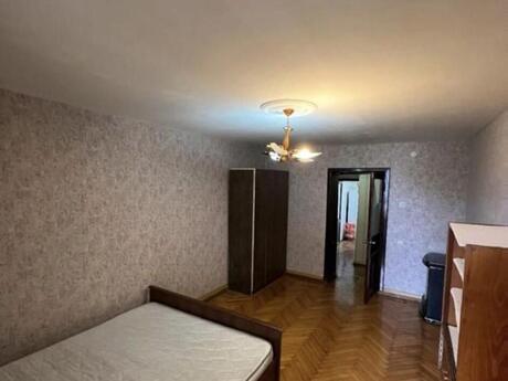 3-room old-build apartment for sale in İnşaatçılar, 75 m², 215 000 AZN, photo 5 / 7