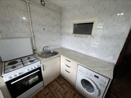 3-room old-build apartment for sale in İnşaatçılar, 75 m², 215 000 AZN, photo 2 / 7