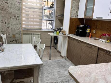 Bakıxanovda 4 otaqlı köhnə tikili mənzil satılır, 100 m², 260 000 AZN, şəkil 4 / 12