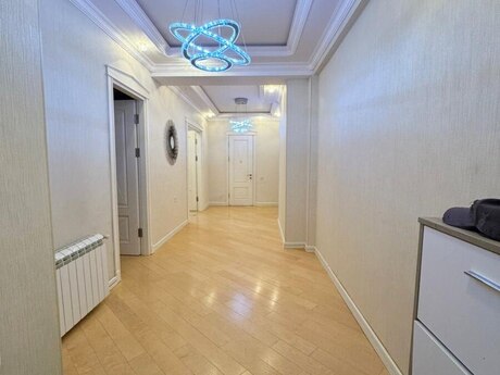 Yeni Yasamalda 4 otaqlı yeni tikili mənzil satılır, 107 m², 250 000 AZN, şəkil 2 / 9