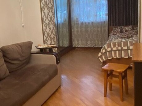 3-room old-build apartment for rent in Elmlər Akademiyası, 75 m², 800 AZN/mo, photo 2 / 10