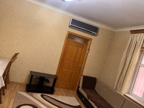 Nəriman Nərimanovda 4 otaqlı həyət evi satılır, 126 m², 180 000 AZN, şəkil 2 / 10