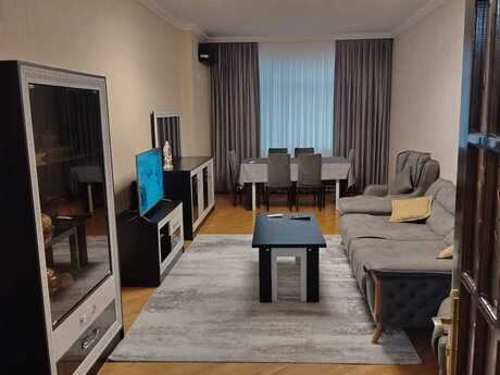 3 otaqlı mənzil, 116 m², 8-ci mikrorayon, 325 000 AZN