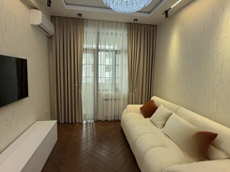 Сдаётся 2-комнатная квартира в новостройке, Elmlər Akademiyası, 70 м², 1 500 AZN/мес, фото 2 / 7