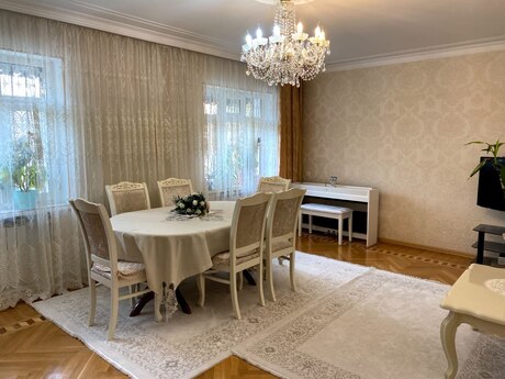 Bakıxanovda 4 otaqlı köhnə tikili mənzil kirayə verilir, 120 m², 850 AZN/ay, şəkil 2 / 12