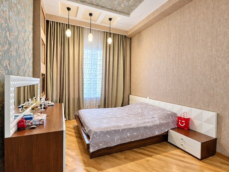 8 Noyabrda 3 otaqlı yeni tikili mənzil satılır, 165 m², 420 000 AZN, şəkil 5 / 12