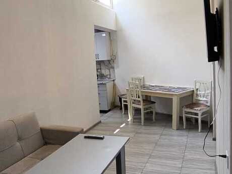 Sahildə 3 otaqlı köhnə tikili mənzil kirayə verilir, 70 m², 1 000 AZN/ay, şəkil 3 / 12