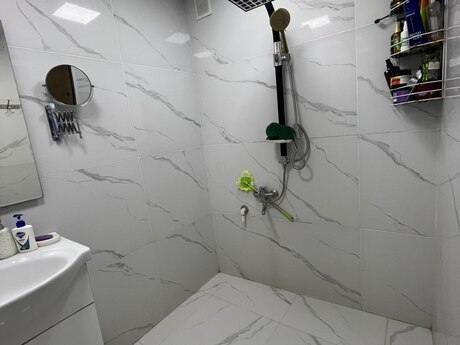 Sahildə 3 otaqlı köhnə tikili mənzil satılır, 60 m², 113 000 AZN, şəkil 2 / 10