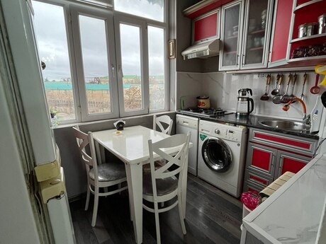 Sahildə 3 otaqlı köhnə tikili mənzil satılır, 60 m², 113 000 AZN, şəkil 5 / 10