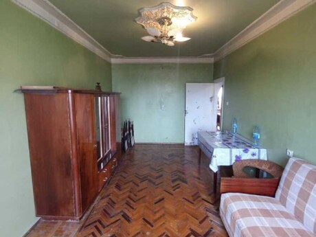 Günəşlidə 2 otaqlı köhnə tikili mənzil satılır, 65 m², 146 000 AZN, şəkil 2 / 8