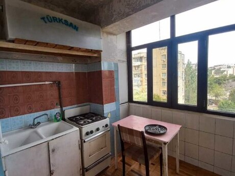 Günəşlidə 2 otaqlı köhnə tikili mənzil satılır, 65 m², 146 000 AZN, şəkil 4 / 8