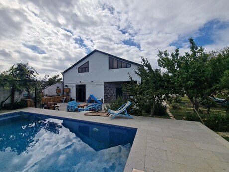 5 otaq · 180 m² · 1/1 mərtəbə, Maştağa