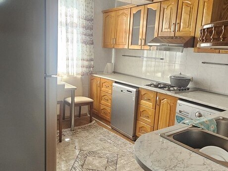 Сдаётся 4-комнатная квартира в старом фонде, Neftçilər, 120 м², 1 000 AZN/мес, фото 4 / 10